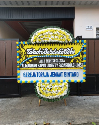 Papan Bunga Duka di Naga Pitu